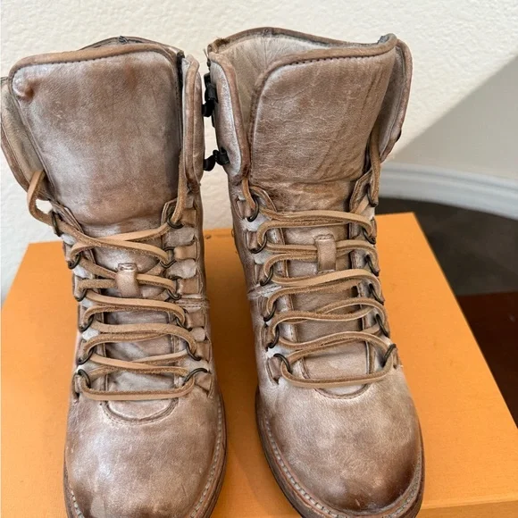 Freebird by Steven “Devin” Lace-Up Leather Ankle Boots Distressed Taupe Chic - Picture 4 of 12